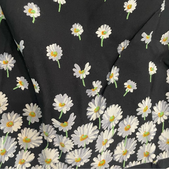 Black & White Daisy Skort - Picture 2 of 6